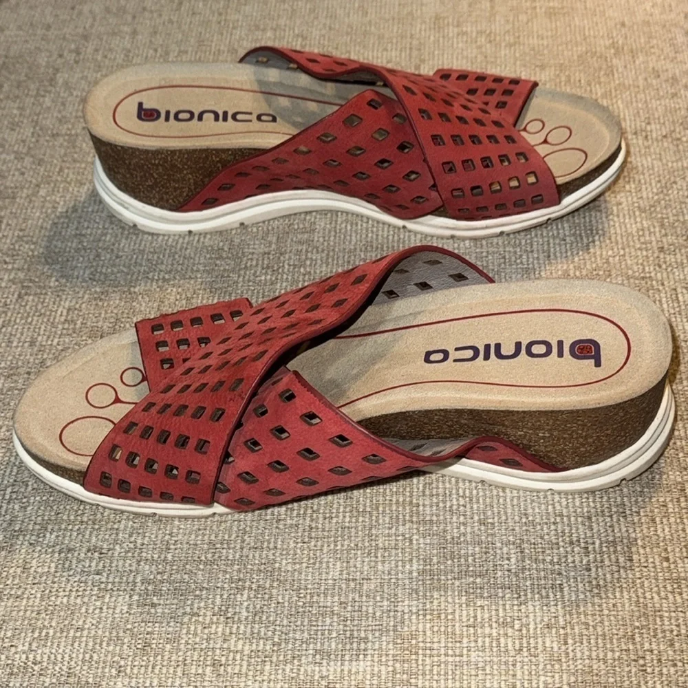 Bionica Womens 10M Comfort Red Sandals Leather Slides Platform Wedge Laser Cut